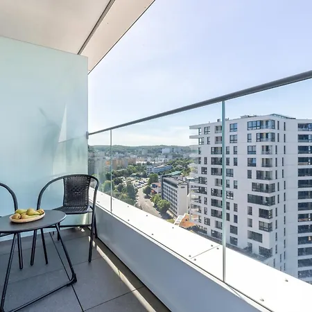 Na 15 Pietrze Z Widokiem Na Zatoke W Gdyni I Parkingiem By Renters