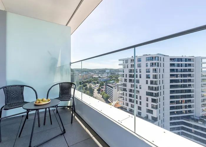 Na 15 Pietrze Z Widokiem Na Zatoke W Gdyni I Parkingiem By Renters